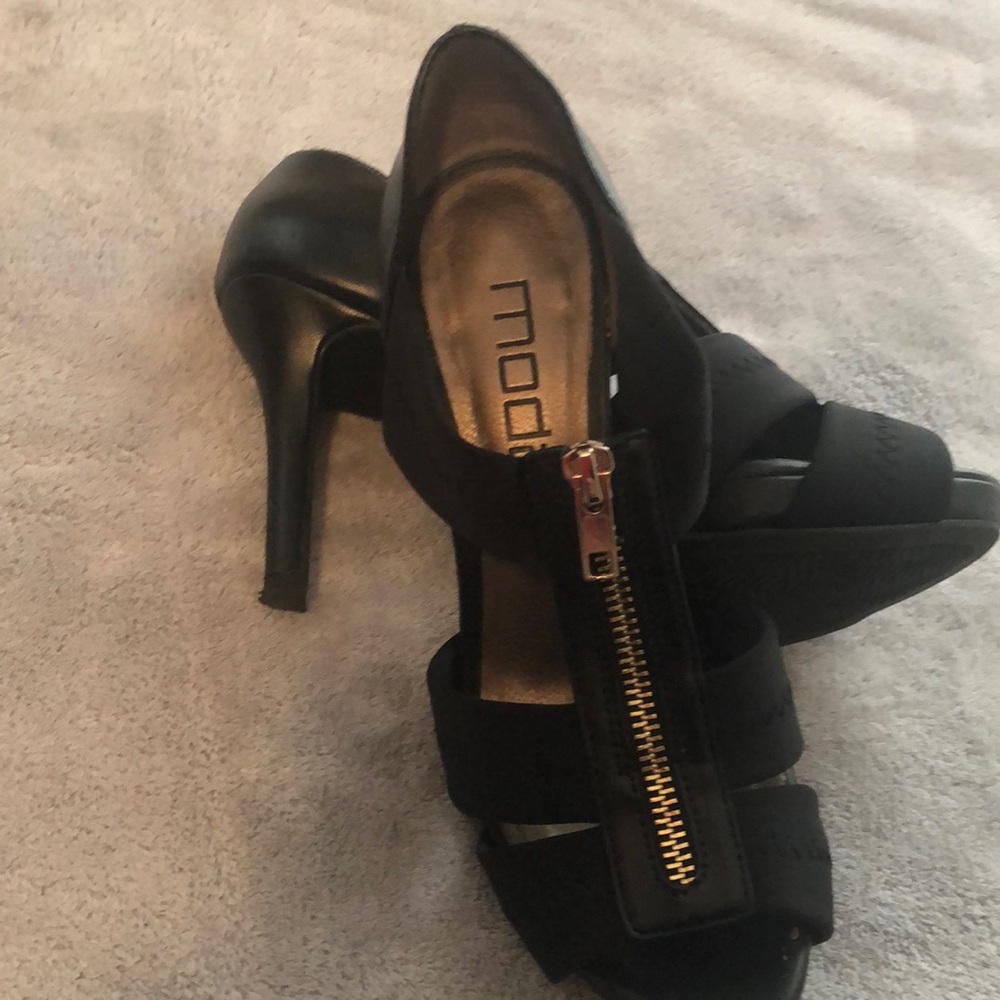 Black open toed sandals with zippers